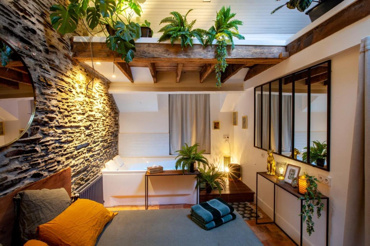 Love Room Boheme Les Petits Plaisirs Angers Exterior photo